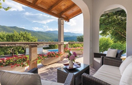 Srijane House | Villa Ma & Ma with pool, parking, high speed Internet, BBQ.