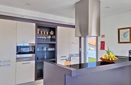 Canico House | Villa Madeira by LovelyStay