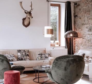 Tellin Villa | Villa Madona