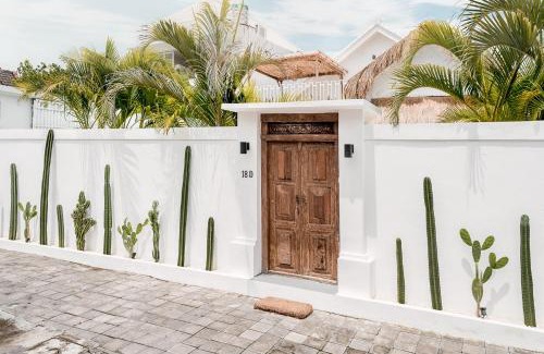 Batu Bolong Villa | Villa Magnolia Bali, Canggu - 2 Bedroom with Pool