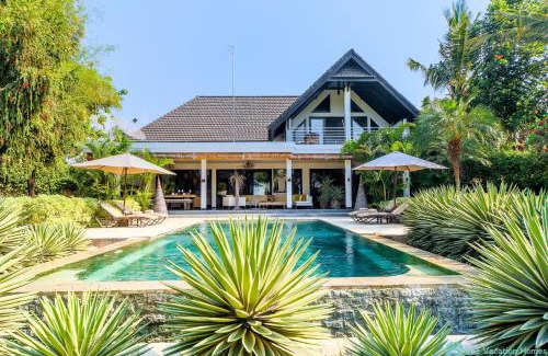 Kalisada Villa | Villa Mahkai - Family and friends Estate!