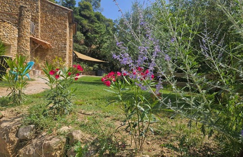 Merindol-les-Oliviers Villa | Villa 'Maison Du Soleil' with Mountain View, Private Pool and Wi-Fi