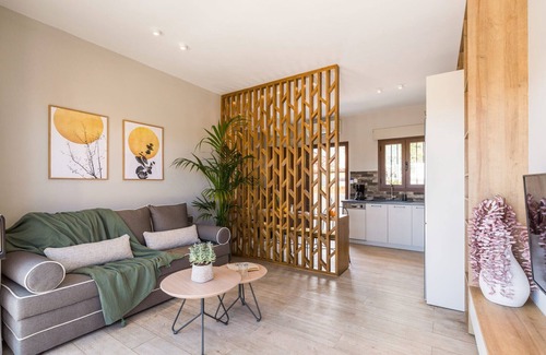 Khartata Villa | Villa Maira Rose by Villa Plus
