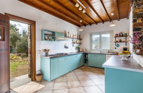 Stafylos Villa | Villa Maja, cozy country stone house with view- 1 km from the beach