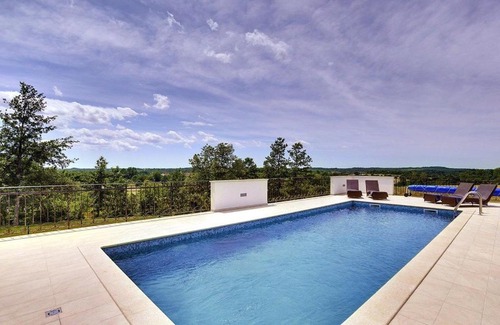 Gracisce House | Villa Mala Halu