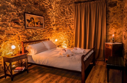 Malaxa House | Villa Malaxa and Suites