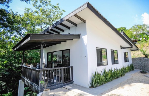 Santiago House | Villa Maluku at Cactus Blue Luxury Villas. AC | WiFi | Sky TV