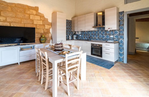 Menfi Villa | Villa Mamma Pina - Elegant, brand new, private pool, panorama, vegetable garden