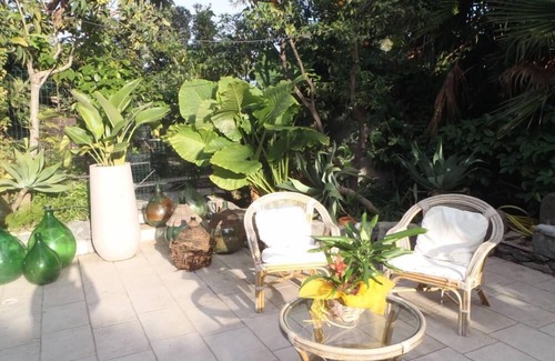Aci Trezza House | VILLA MANCINI - Lofts by the sea in front of the stacks