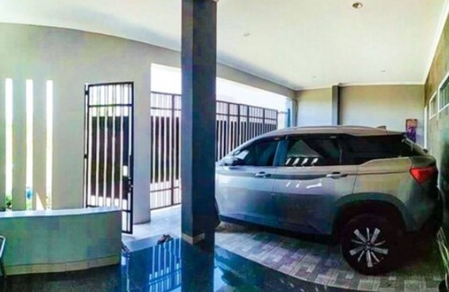 Jember Villa | Villa Mangli Monochrome Syariah by eCommerceloka