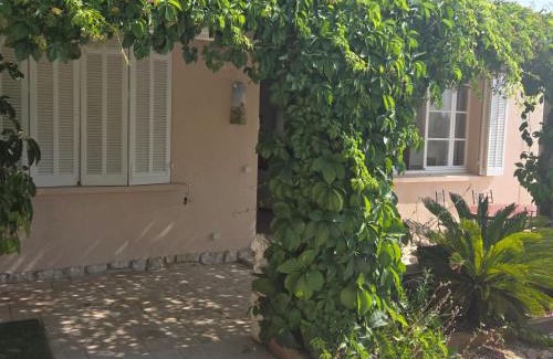 Ollioules House | Villa Manoa