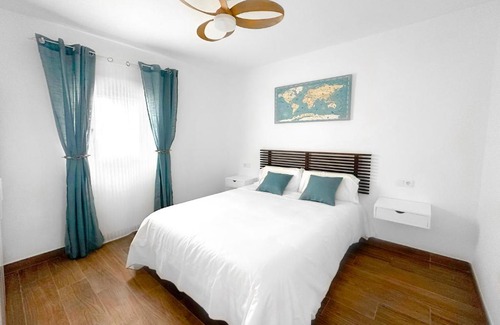 Este-Alcosa-Torreblanca House | Villa Maravilla