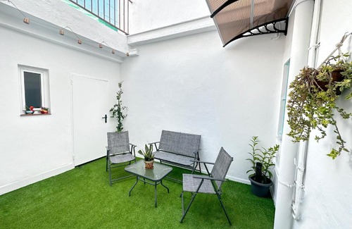 Este-Alcosa-Torreblanca House | Villa Maravilla