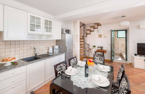 Bol Villa | Villa Mare Bol - 2 bedroom house with sea views, in the center of Bol