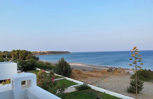 Lahania Villa | Villa Mare Mio – Beachfront, newly rennovated, 3 bedroom