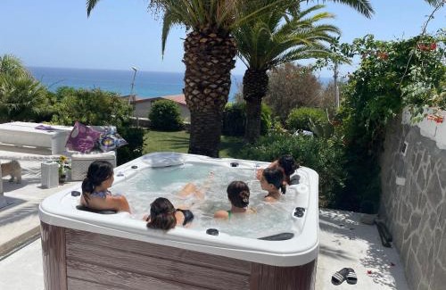 Brancaleone Marina Apartment | Villa mare panoramica Estia