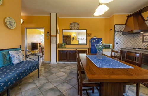 Campanedda House | Villa 'Maria Antonietta' with Private Garden & Wi-Fi