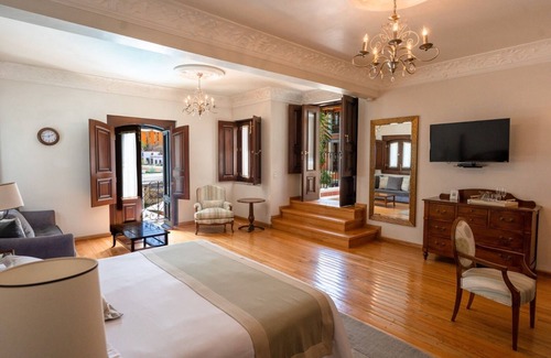 De La Presa Hotel | Villa Maria Cristina