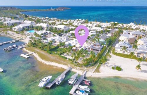 Nettle Bay Villa | Villa Marie, swimming pool, beach, pontoon and jacuzzi, all private