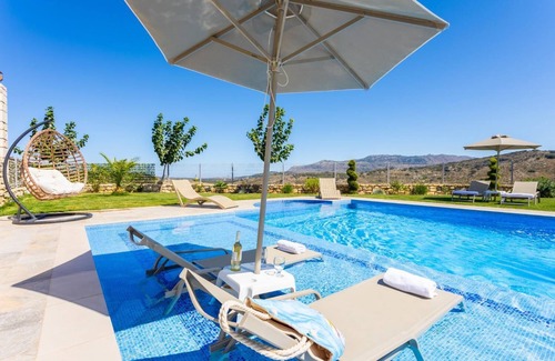 Monopari Villa | Villa Marielia - Three Bedroom Villa, Sleeps 7
