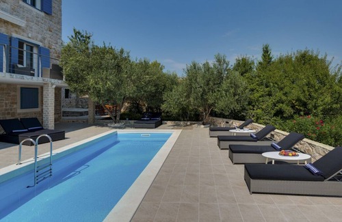 Prvic Luka Villa | Villa Mariella - Five Bedroom Villa, Sleeps 10