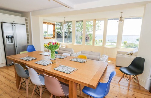 Barrow-in-Furness House | VILLA MARINA, pet friendly, country holiday cottage in Roa Island