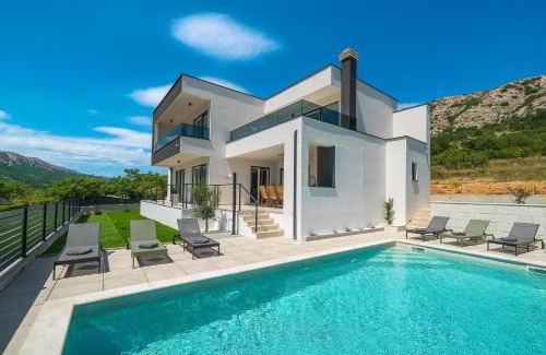 Baska Villa | Villa Marina with a Pool