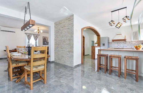 Benkovac Villa | Villa Marinić with heated pool and entertainment room