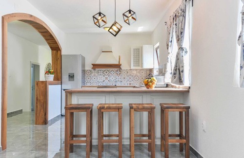 Benkovac Villa | Villa Marinić with heated pool and entertainment room