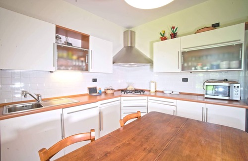 Rezza House | Villa Marinin