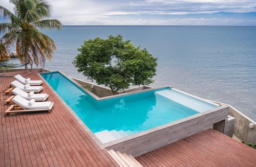 Carenero House | Villa Mariposa Private Luxury Beach Waterfront