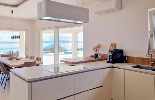Opric Villa | Villa Maritima - Sea view - Infinity Pool - Sauna - Wellness - Relax -Opatija