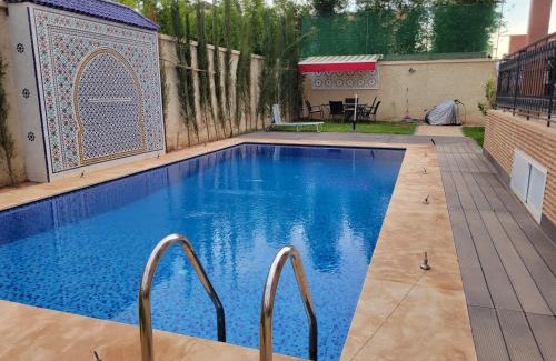 Menara Villa | Villa Marrakech Rimass - 6 Chambres Dont 5 Suites Luxe, Piscine Privee & Jardins