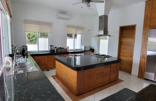 South Shore Hotel Area Villa | Villa Martha Garza Blanca with Chef & Full Staff