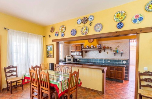 Teba Villa | Villa 'Martinica' with Lake View, Wi-Fi and Air Conditioning