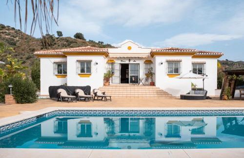 Canillas de Aceituno Villa | Villa Marylou