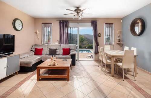Canillas de Aceituno Villa | Villa Marylou