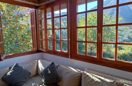 Artemisia Ski Chalet | Villa Masou Taygetos