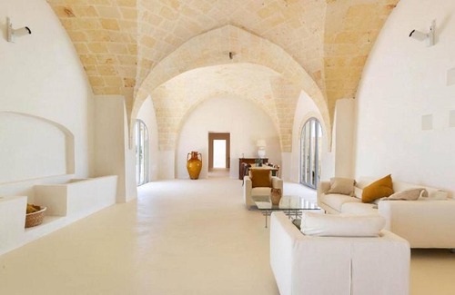 Mesagne Villa | Villa 'Masseria Bosco Colombo' with Private Pool, Wi-Fi and Air Conditioning