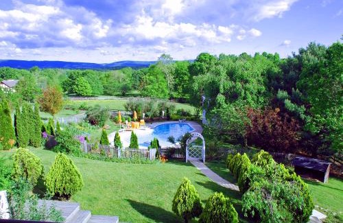 Philomont Villa | Villa Maud