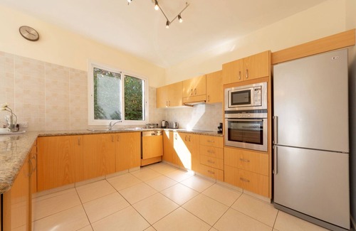 Latchi Cottage | Villa Maya - a villa that sleeps 6 guests in 3 bedrooms