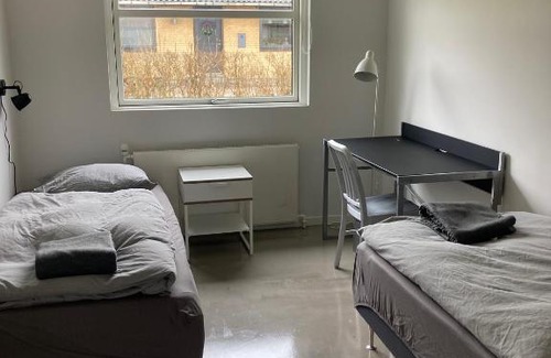 Viby House | Villa med private værelser delt badeværelse/køkken, viby sj.