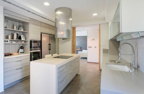 Els Arenals del Sol Villa | Villa 'Mediterranean Beach' with Sea View, Wi-Fi and Air Conditioning
