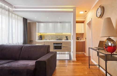 Hollerich Apartment | Villa Medici 21 One-Bedroom Apartment with Spa Bath