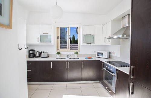 Pernera Villa | Villa Megan,modern 3bdr Villa,close To The Beach