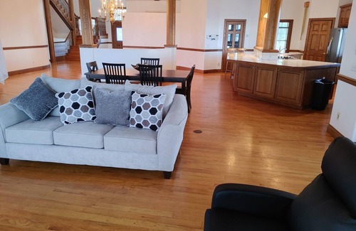 Tropic Villa | Villa Melbourne inter-coastal, heated Pool, 2 floors 7br and 6000 sq ft