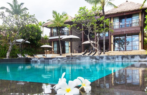 Munggu Villa | Villa Melissa | 5BR Tropical Luxury Villa w/Pool near Pererenan