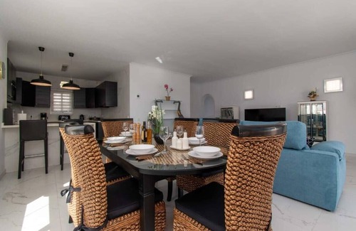 Chayofa Villa | Villa Melua Summary: