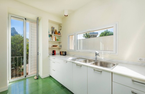 Urbanizacion Mont Ferrutx House | 'Villa Mercedes' with Sea View, Terrace & Wi-Fi