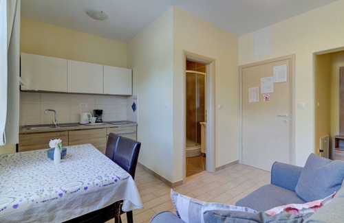 Sveti Juraj Apartment | Villa Mia - One-Bedroom Apartment with Pool (2 Persons) - Sveti Juraj #002